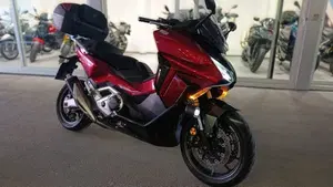 Honda Forza 750 DCT Urban (2021 - 24)  (3)