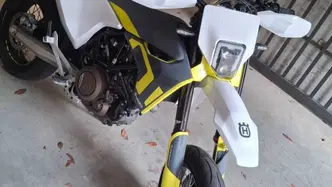 Husqvarna 701 Supermoto (2021) usata
