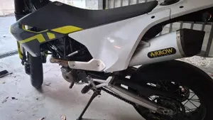 Husqvarna 701 Supermoto (2021)  (4)