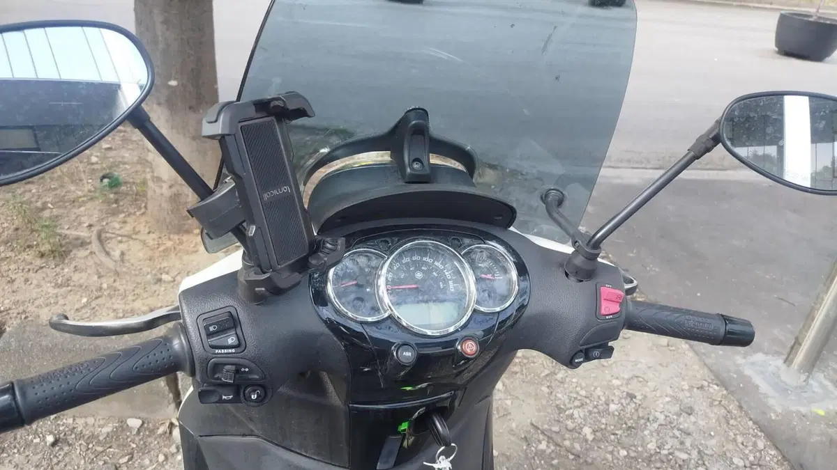 Piaggio Beverly 300 ABS-ASR (2021 - 25)  (3)