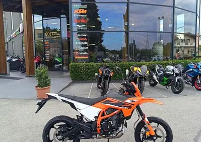 KTM 125 SMC R (2025 - 26) - Annuncio 9842864