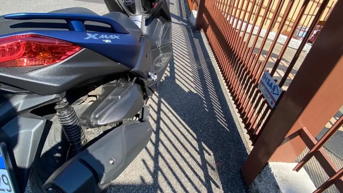 Yamaha X-Max 400 ABS (2017 - 20)  (9)
