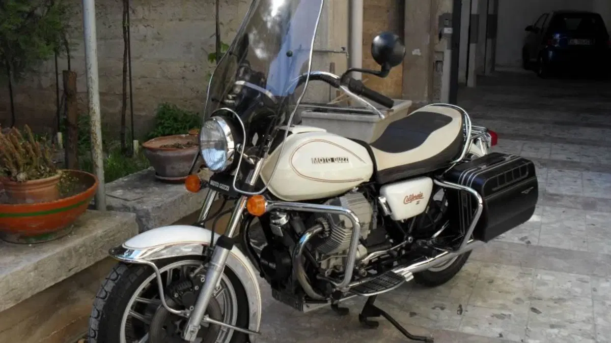 Moto Guzzi   (9)