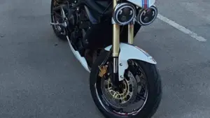 Triumph Street Triple (2007 - 12)  (2)