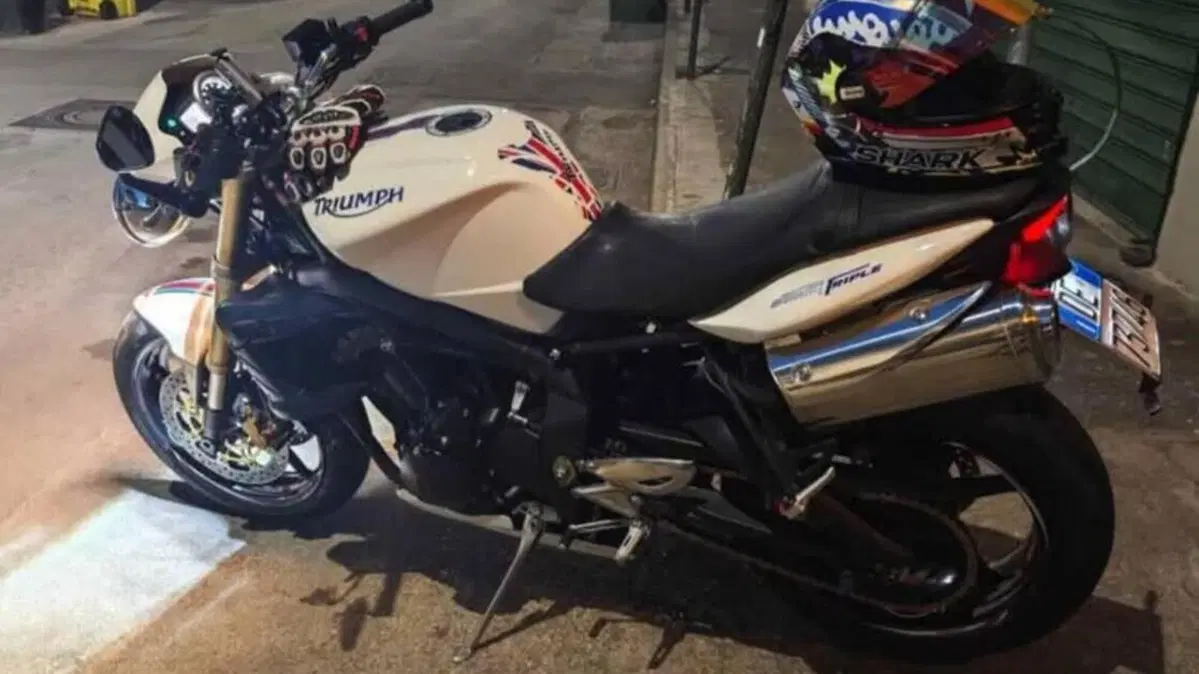 Triumph Street Triple (2007 - 12)  (5)