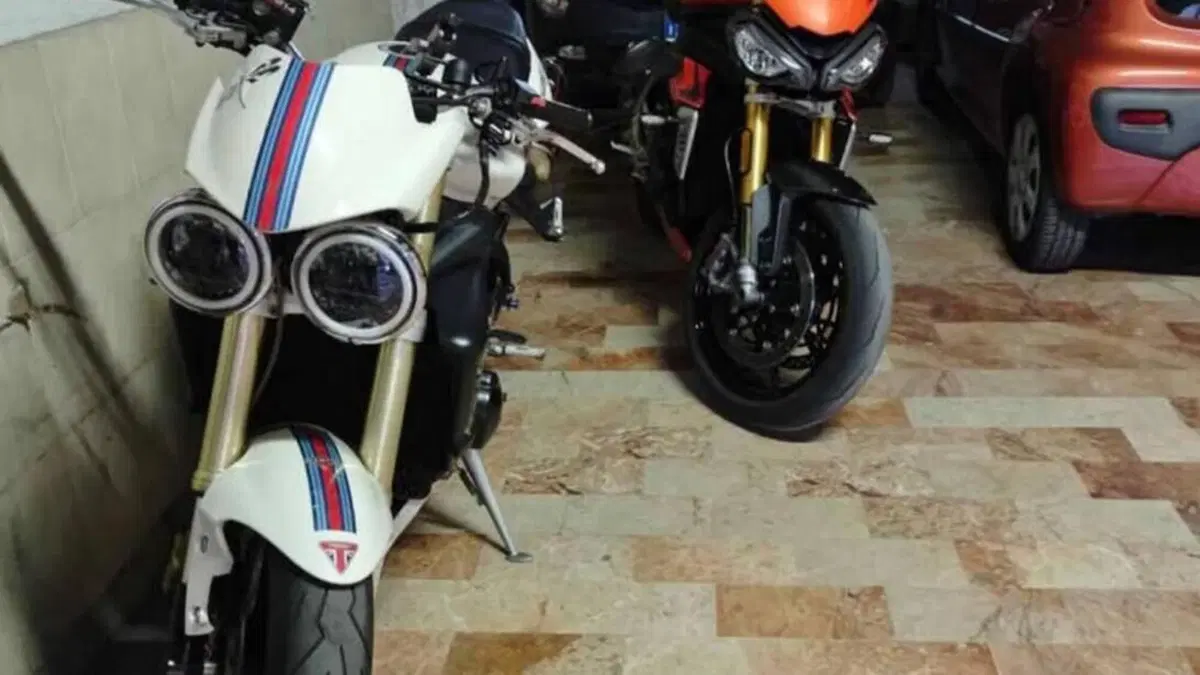 Triumph Street Triple (2007 - 12)  (9)
