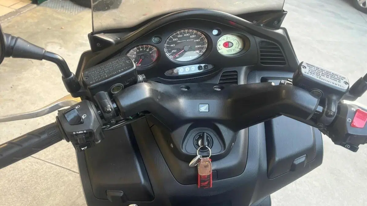 Honda Silver Wing 400 (2006 - 09)  (6)