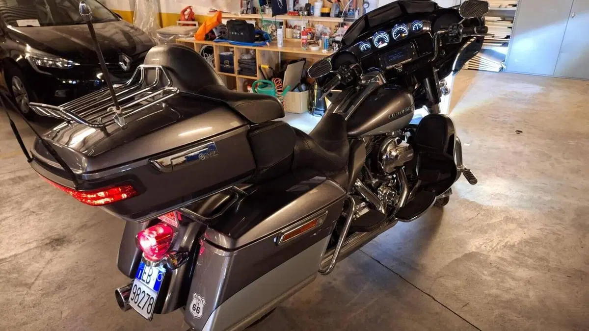 Harley-Davidson 1690 Electra Glide Ultra Limited (2014 - 15) - FLHTK  (3)