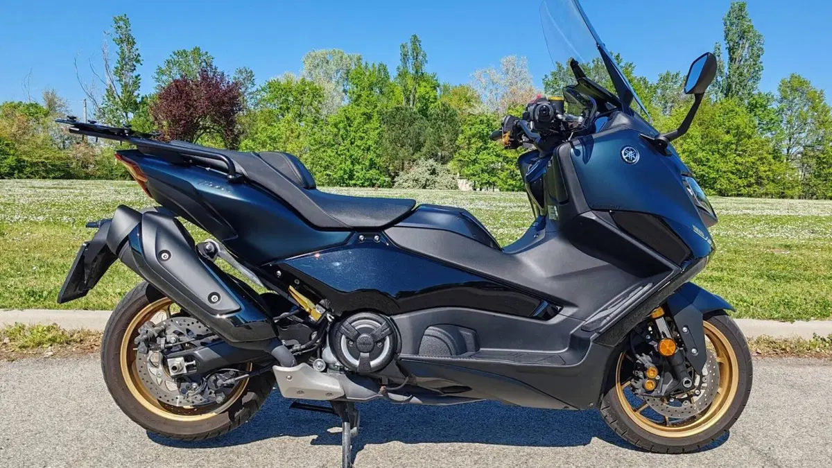 Yamaha T-Max 560 Tech Max (2022 - 24)  (2)