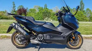Yamaha T-Max 560 Tech Max (2022 - 24)  (2)