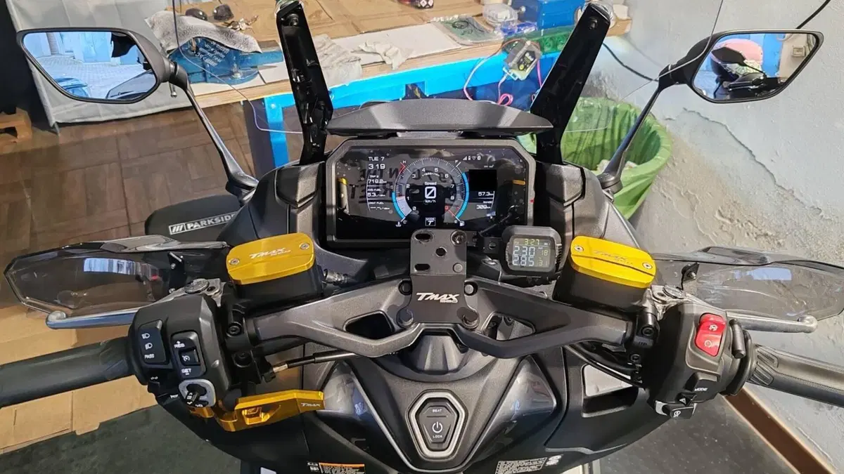 Yamaha T-Max 560 Tech Max (2022 - 24)  (6)
