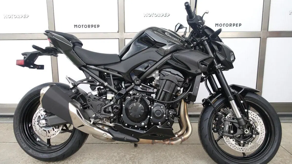 Kawasaki Z 900 A2 (2025 - 26)  (4)