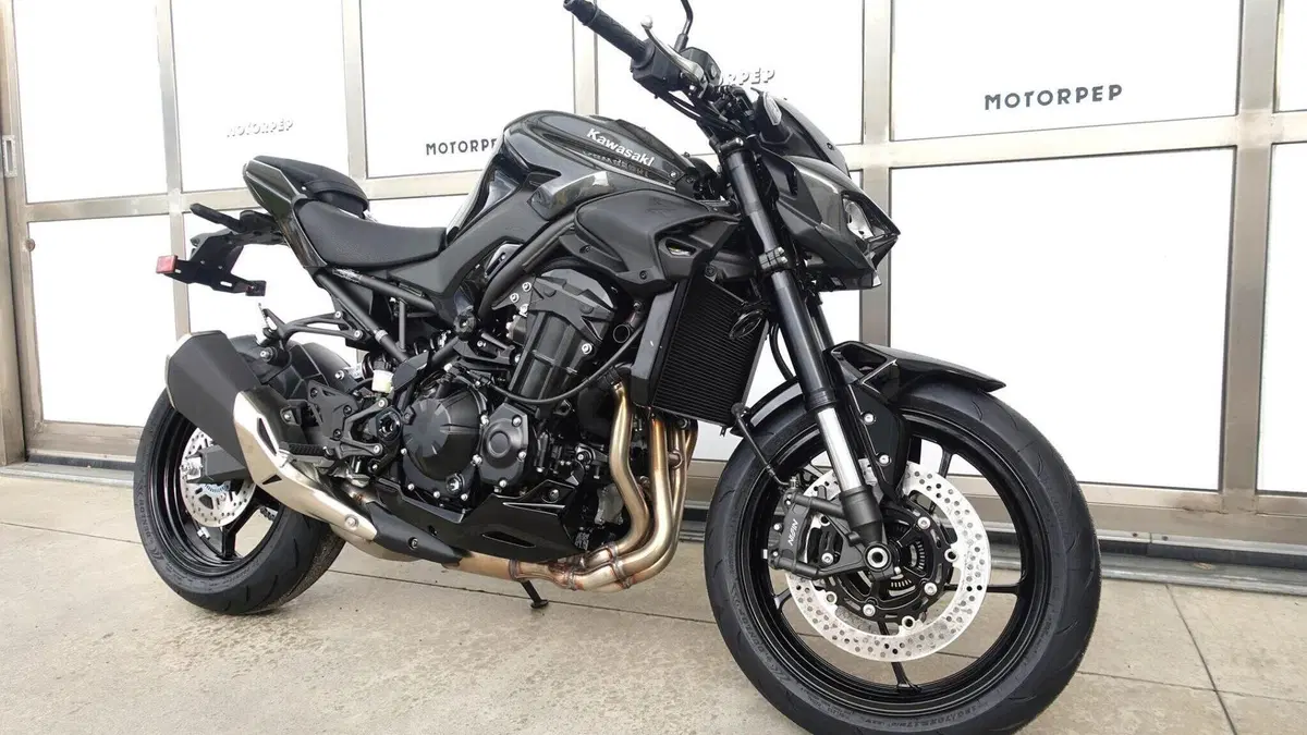 Kawasaki Z 900 A2 (2025 - 26)  (5)