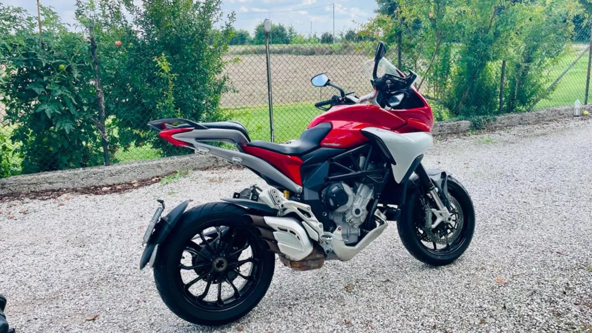 MV Agusta Turismo Veloce 800 (2014 - 16)  (2)