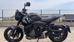 Triumph Trident 660 (2021 - 24)  (2)