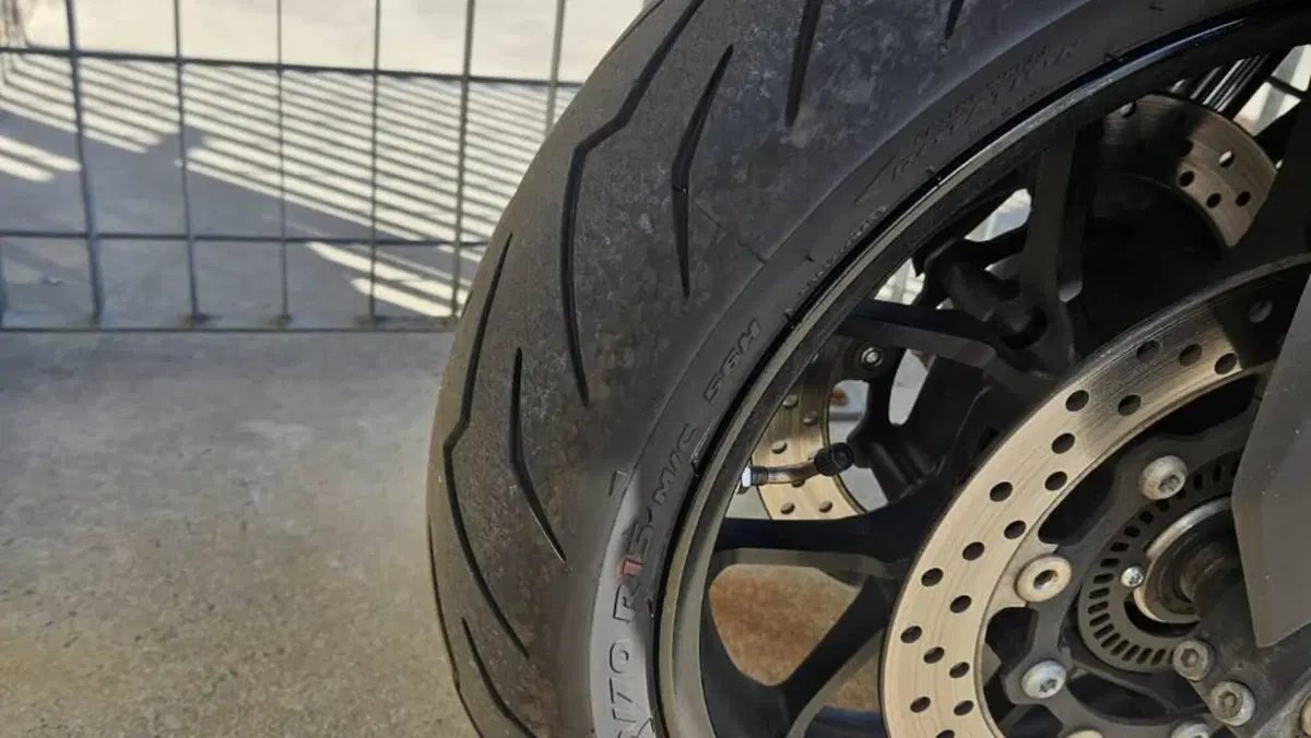 Yamaha T-Max 560 Tech Max (2022 - 24)  (4)