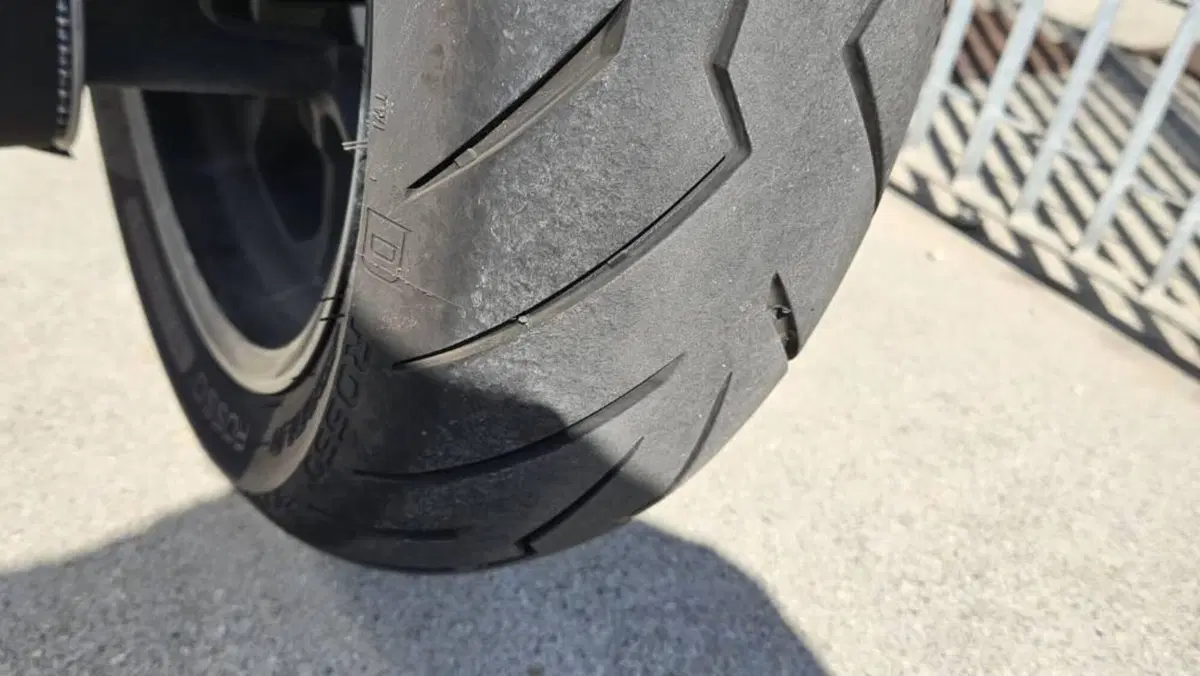 Yamaha T-Max 560 Tech Max (2022 - 24)  (5)