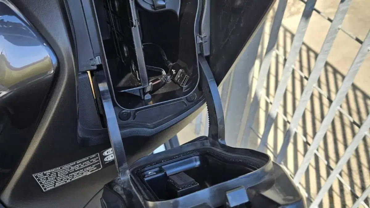 Yamaha T-Max 560 Tech Max (2022 - 24)  (7)