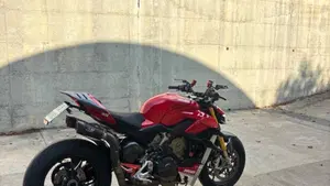 Ducati Streetfighter V4 1100 S (2021 - 22)  (3)