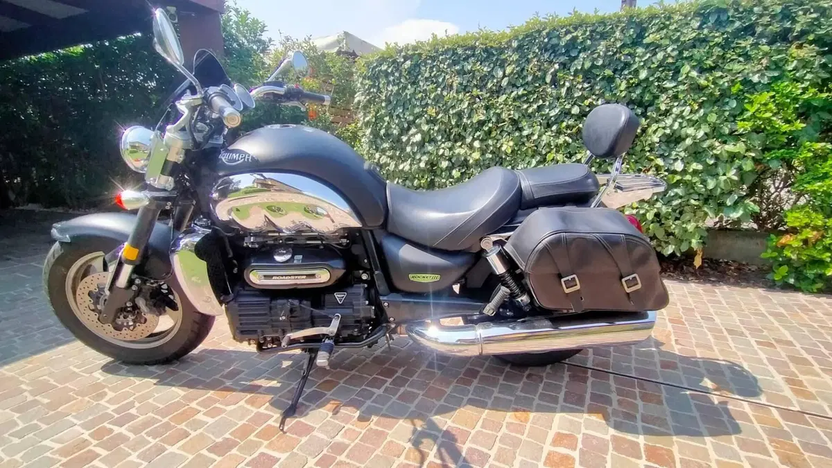 Triumph Rocket 3 Roadster ABS (2010 - 17)  (2)