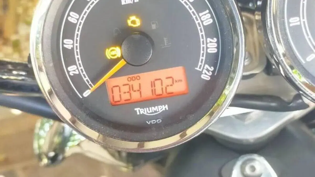 Triumph Rocket 3 Roadster ABS (2010 - 17)  (6)