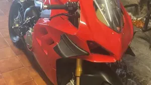 Ducati Panigale V4 S 1100 (2021)  (2)
