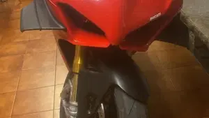 Ducati Panigale V4 S 1100 (2021)  (3)