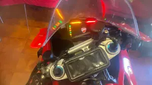 Ducati Panigale V4 S 1100 (2021)  (9)