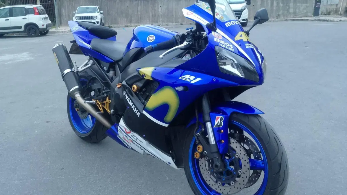 Yamaha YZF R1 (2002 - 03) 