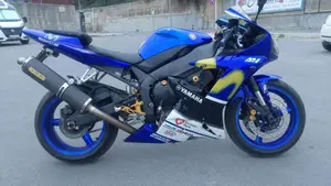 Yamaha YZF R1 (2002 - 03)  (2)