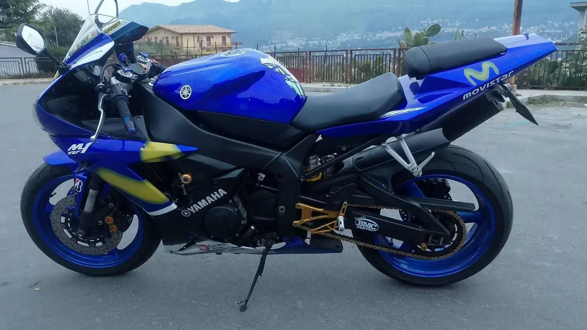 Yamaha YZF R1 (2002 - 03)  (5)