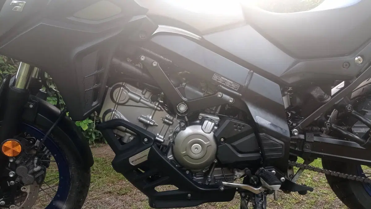 Suzuki V-Strom 650XT (2021 - 25)  (3)
