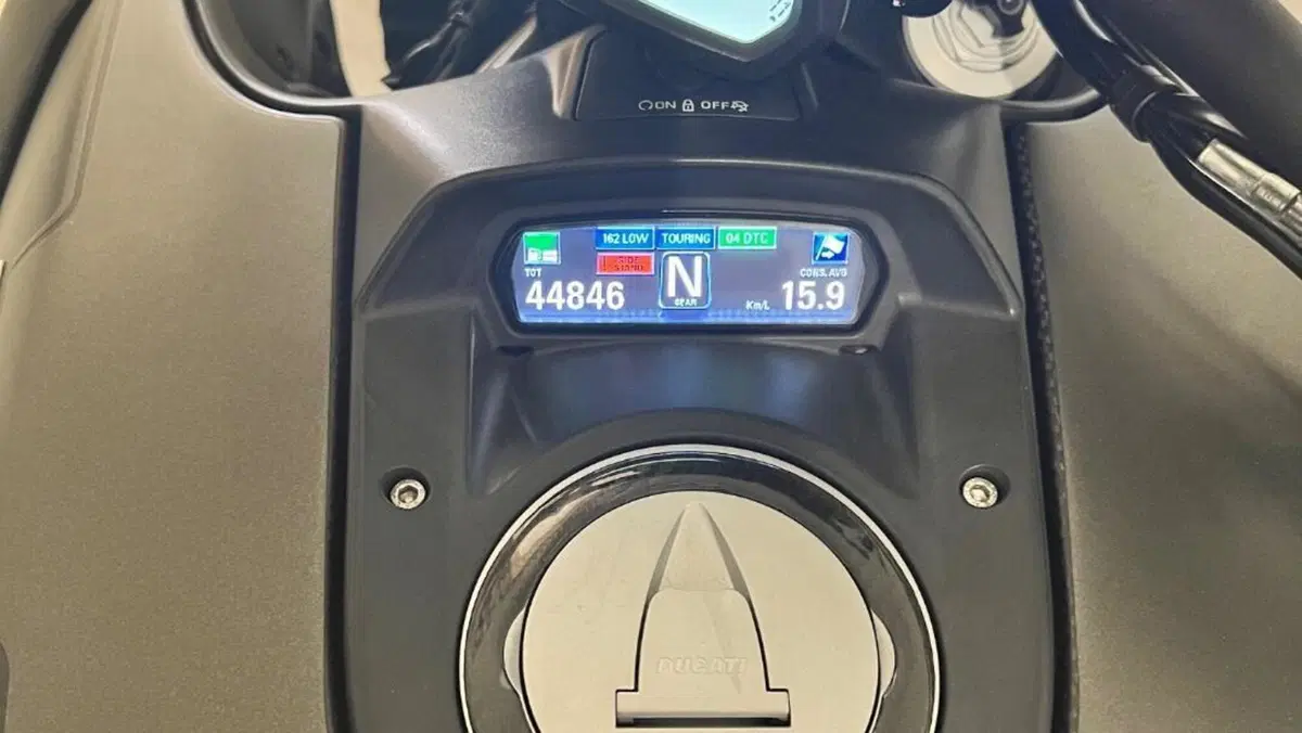 Ducati Diavel 1200 Carbon (2014 - 16)  (8)