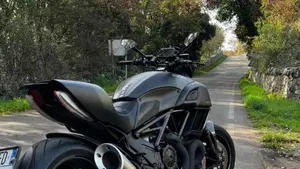 Ducati Diavel 1200 Carbon (2014 - 16)  (4)