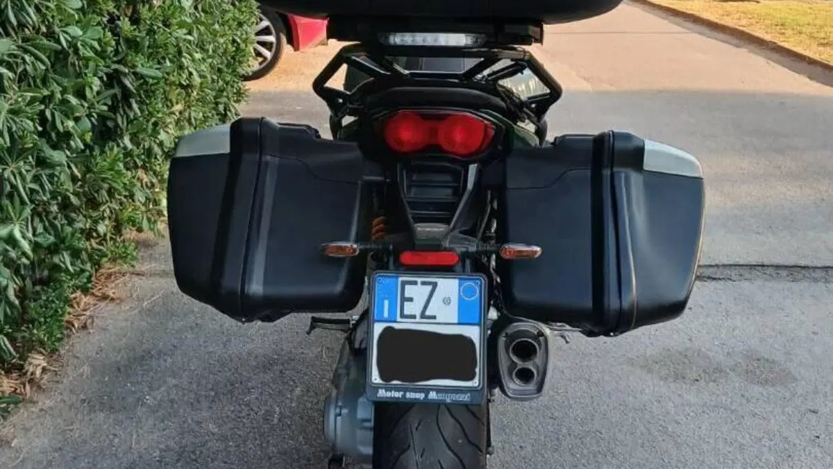 Moto Guzzi V100 Mandello S (2022 - 24)  (7)