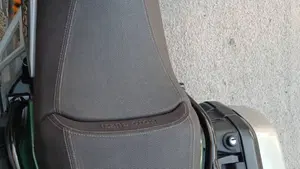 Moto Guzzi V100 Mandello S (2022 - 24)  (8)