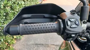 Moto Guzzi V100 Mandello S (2022 - 24)  (9)