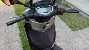 Piaggio Beverly 300 Hpe (2021)  (3)