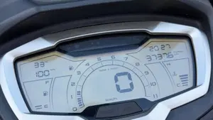 Piaggio Beverly 300 Hpe (2021)  (6)