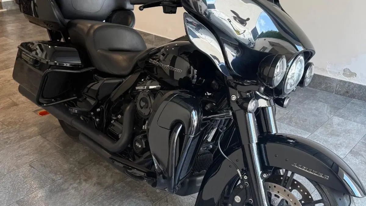 Harley-Davidson 114 Electra Glide Ultra Limited (2020) - FLHTK  (2)
