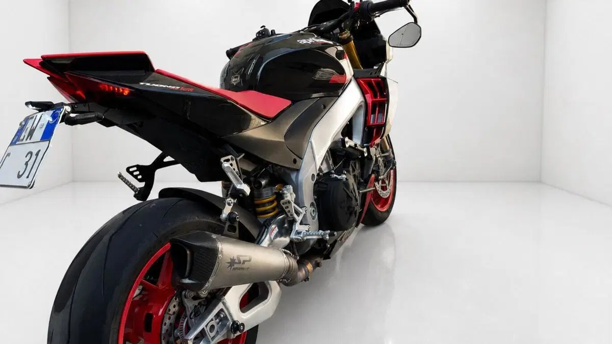 Aprilia Tuono V4 Factory (2021 - 24)  (2)