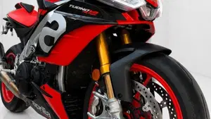 Aprilia Tuono V4 Factory (2021 - 24)  (4)