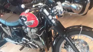 Triumph Bonneville T100 (2001 - 07)  (7)