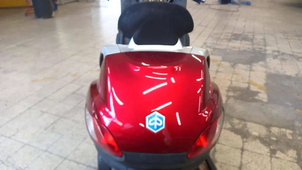 Piaggio MP3 400 Touring (2011 - 12)  (3)