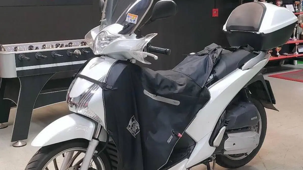 Honda SH 150i ABS (2013 - 16)  (2)