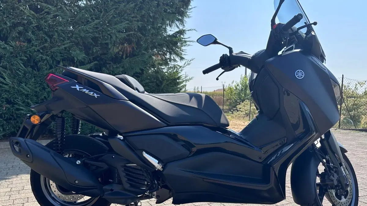Yamaha X-Max 125 Tech Max (2021 - 24)  (2)