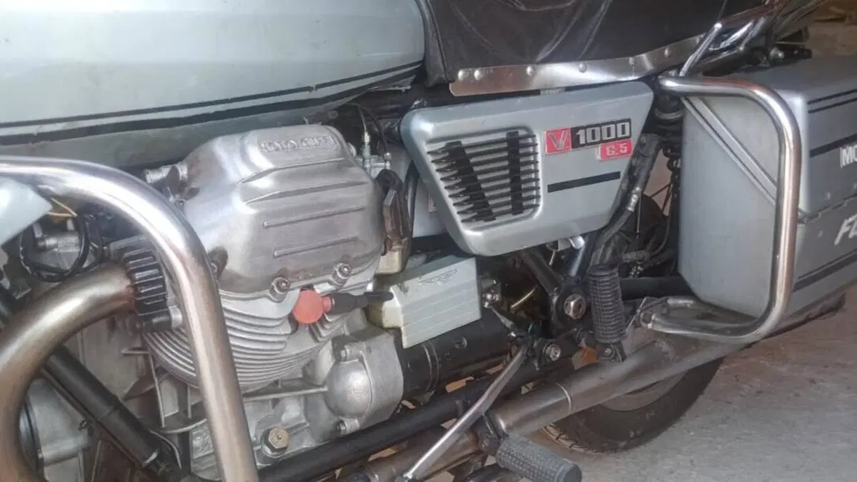 Moto Guzzi   (2)