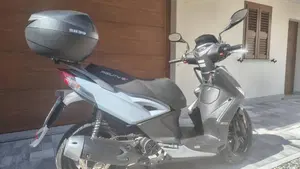 Kymco Agility 200i R16 + (2021 - 25)  (2)