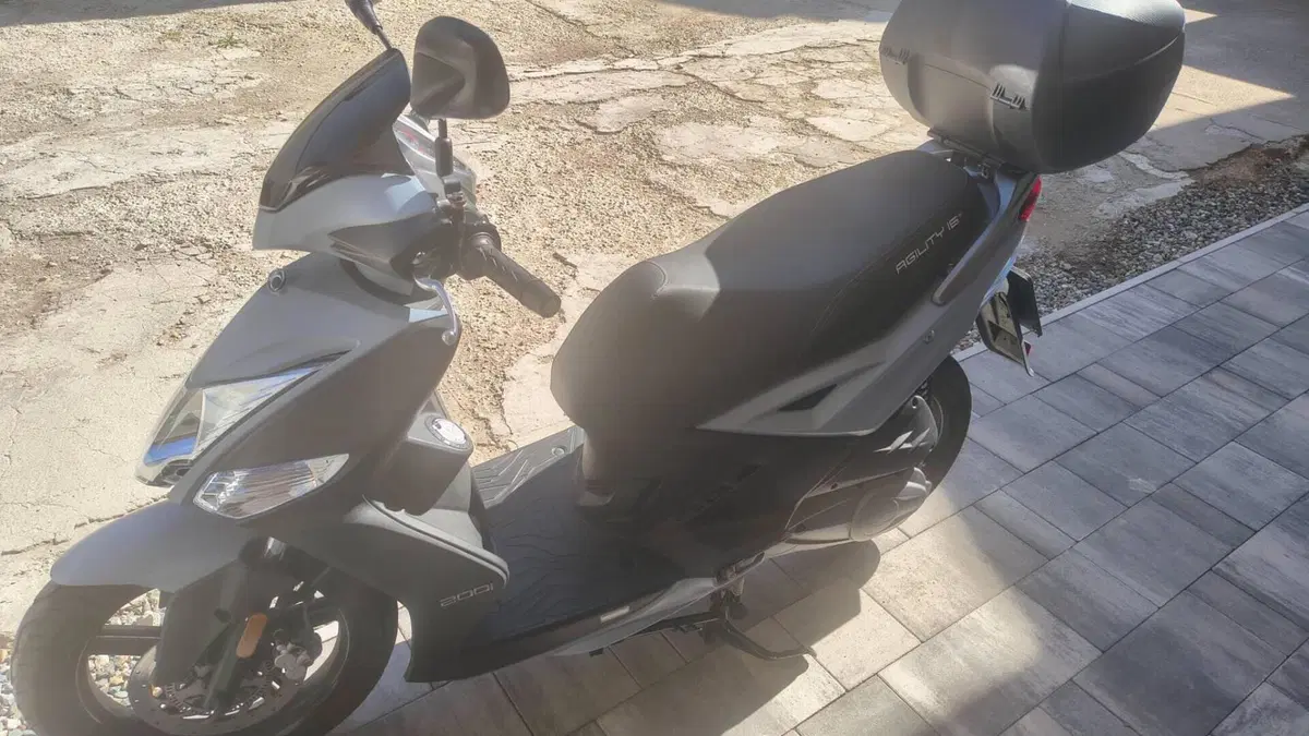 Kymco Agility 200i R16 + (2021 - 25)  (3)
