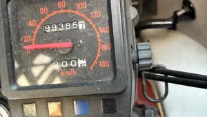 Kawasaki KLR 650 (1988 - 00)  (5)